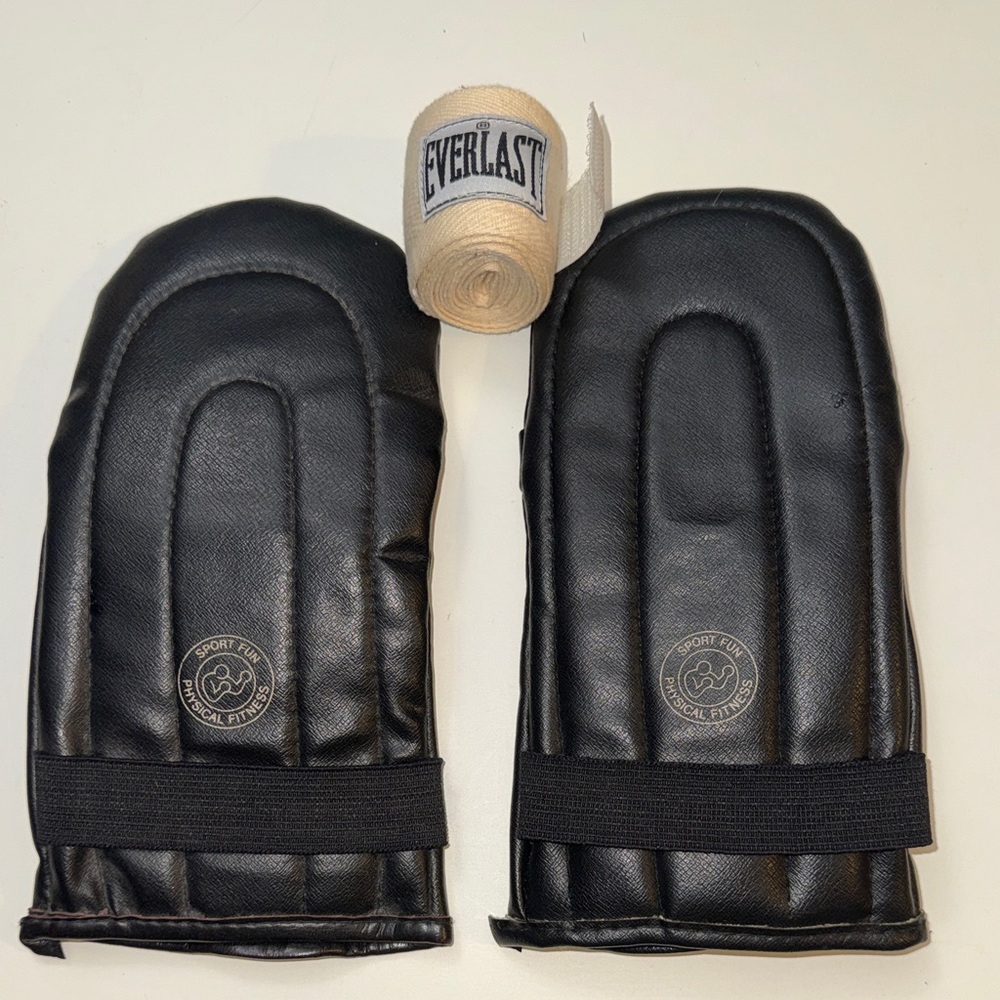 NWOT Vintage Sport Fun Physical Fitness Traditional Boxing /Sparring Gloves